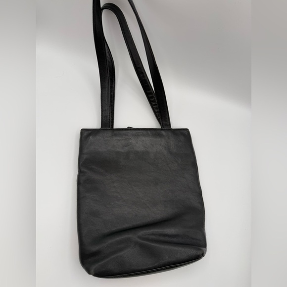 Ralph Lauren Handbags - Ralph Lauren black leather handbag preowned